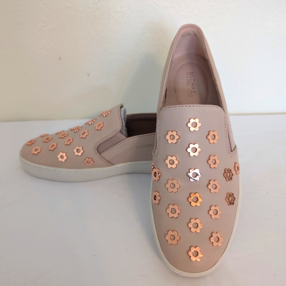 Michael Kors Keaton Slip on Leather shoes with flowers 5.5